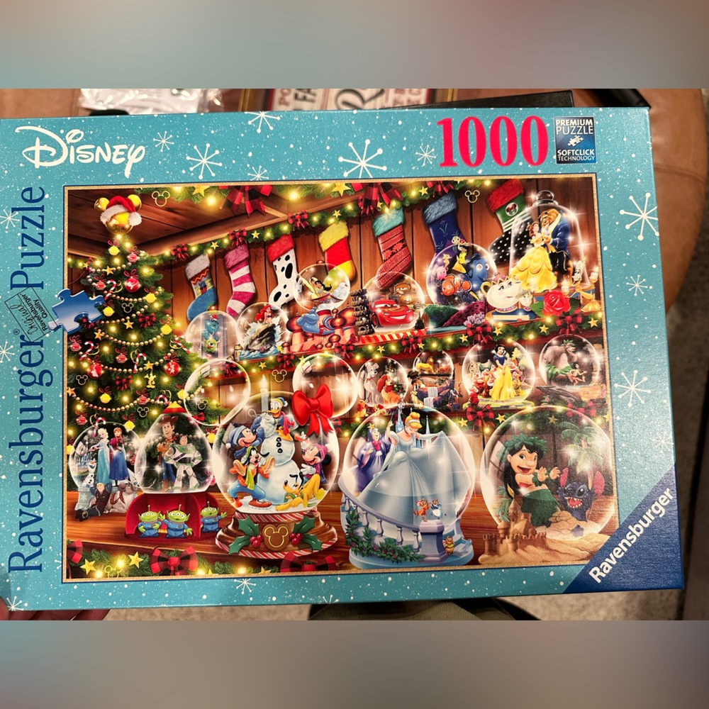 Ravensburger Disney Christmas snow globes 1000 piece puzzle
